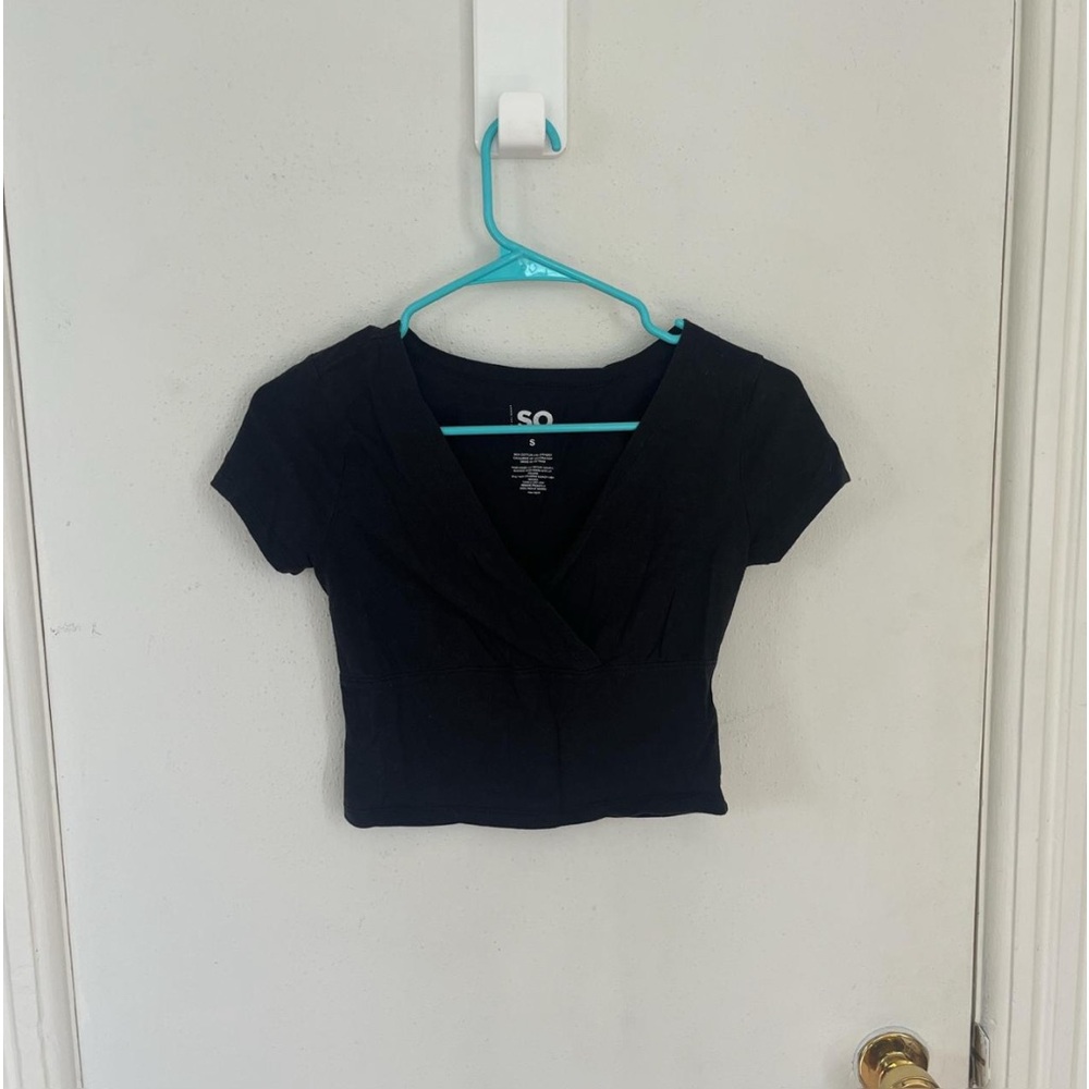 SO Black V-Neck Wrap Crop Top